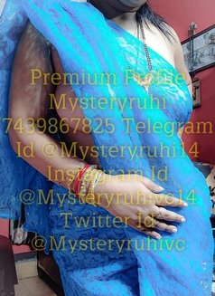 Mystery Ruhi Premium cam girl - puta in Kolkata Photo 25 of 25