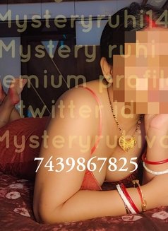 Mystery Ruhi Premium Camgirl - puta in Hyderabad Photo 5 of 5