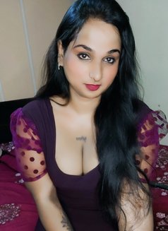 Mythili - Transsexual escort in Chennai Photo 1 of 10