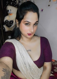 Mythili - Transsexual escort in Chennai Photo 7 of 10