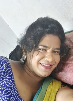 Mythili - Transsexual escort in Chennai Photo 3 of 4