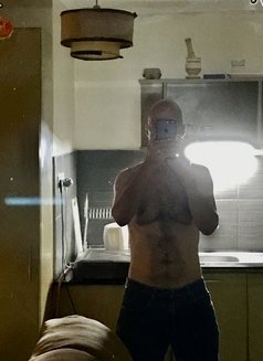 Mzungu boyfriend experience Women Only ! - Acompañantes masculino in Nairobi Photo 4 of 4