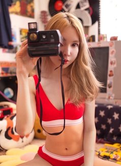N7nako - puta in London Photo 5 of 6