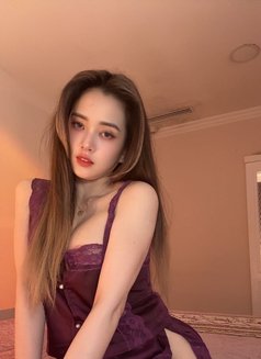 Na Na - escort in Abu Dhabi Photo 4 of 7