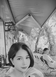Lina - escort in Hanoi Photo 3 of 6
