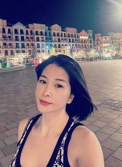 Lina - escort in Hanoi Photo 4 of 6