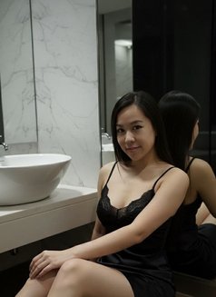 Naa' Let We Talk - puta in Tokyo Photo 2 of 6