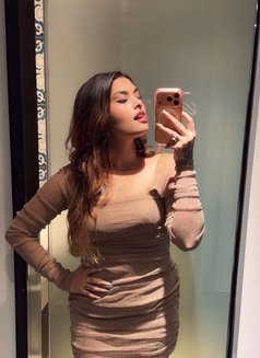 Naaz - puta in Singapore Photo 1 of 13