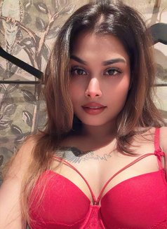 Naaz - puta in Singapore Photo 7 of 13