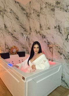 Nabee Th - Transsexual escort in Abu Dhabi Photo 5 of 8