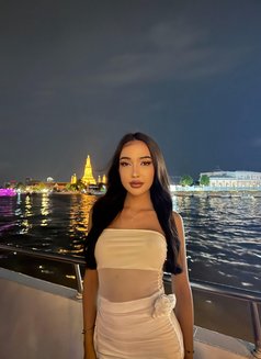 Nabi Ladyboy In downtown - Transsexual escort in Dubai Photo 2 of 9