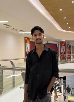 Naby - Acompañantes masculino in Candolim, Goa Photo 2 of 5