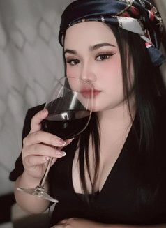 Nada - masseuse in Al Manama Photo 3 of 7