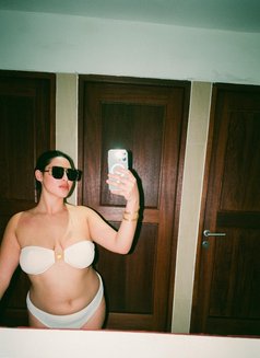 Nadae - escort in Bali Photo 6 of 12