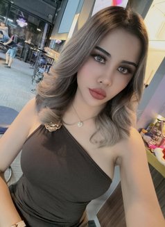 Nadear versatile available out call - Acompañantes transexual in Bangkok Photo 7 of 10