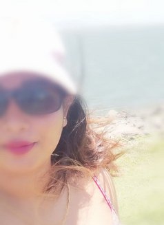 Nadee - escort in Abu Dhabi Photo 2 of 3