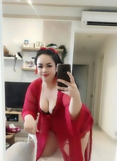 Nadeer - masseuse in Kuala Lumpur Photo 5 of 7