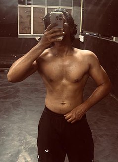 Nadeera Fernando - Male escort in Colombo Photo 4 of 5