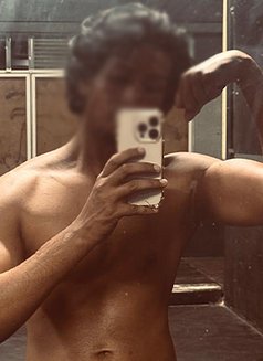 Nadeera Fernando - Male escort in Colombo Photo 5 of 5