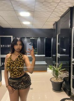 Nadeesha - escort in Jeddah Photo 1 of 2