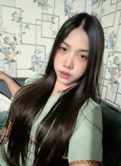 Nadeiy - puta in Dubai Photo 8 of 9