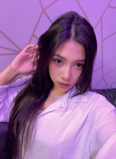 Nadeiy - puta in Dubai Photo 9 of 9