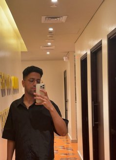 Nader - Male escort in Dubai Photo 3 of 5