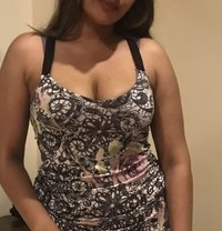 Sweety - escort in Colombo Photo 5 of 17
