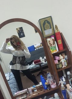 Nadi - puta in Muscat Photo 5 of 7