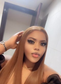 Nadia - puta in Dubai Photo 6 of 6