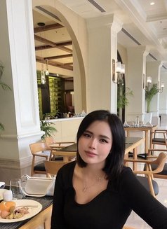 Nadia Hot Girl - Masajista in Abu Dhabi Photo 1 of 4