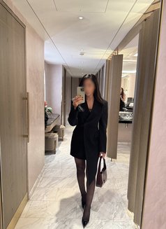 Nadia - puta in London Photo 17 of 17