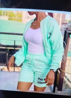 Nadia - puta in Nairobi Photo 2 of 2