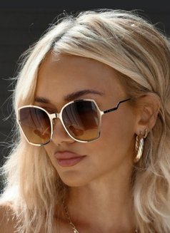 Diana new in oman - puta in Muscat Photo 2 of 8