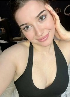 Nadia - escort in Jeddah Photo 1 of 4