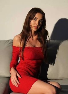 Nadia - escort in Singapore Photo 1 of 7