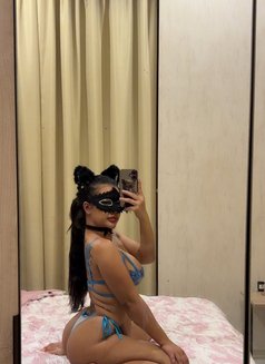 Nadia - puta in Al Manama Photo 8 of 13