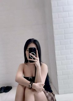 Nadia - escort in Al Manama Photo 4 of 5