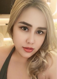 Nadia - puta in Dubai Photo 1 of 8