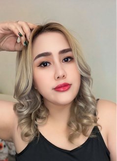 Nadia - puta in Dubai Photo 3 of 8