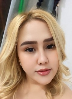 Nadia - puta in Dubai Photo 6 of 8