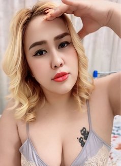 Nadia - puta in Dubai Photo 8 of 8