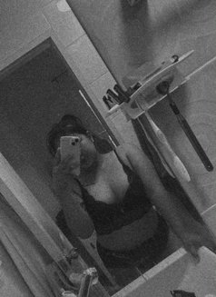 Nadia - masseuse in Jeddah Photo 4 of 5