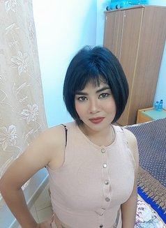 Nadia - escort in Muscat Photo 5 of 9