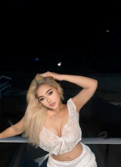 Nadia - puta in Phuket Photo 1 of 3