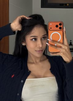 Nadiapailin - puta in Phuket Photo 10 of 11