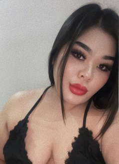 Nadia - puta in Riyadh Photo 6 of 9