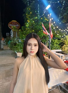 Nadia - masseuse in Phuket Photo 2 of 3