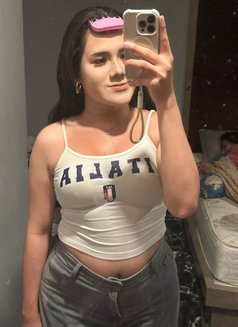 Nadia - masseuse in Phuket Photo 3 of 3