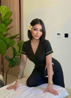 Nadia VIP Comeplete with massage table - escort in Riyadh Photo 4 of 9